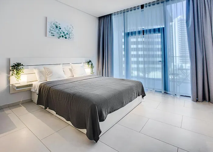 Beautiful Apartment With Burj Khalifa View