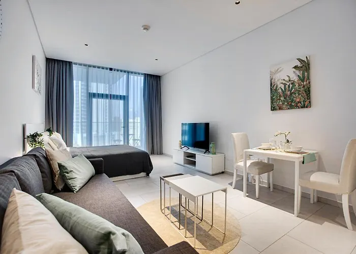 Beautiful Apartment With Burj Khalifa View