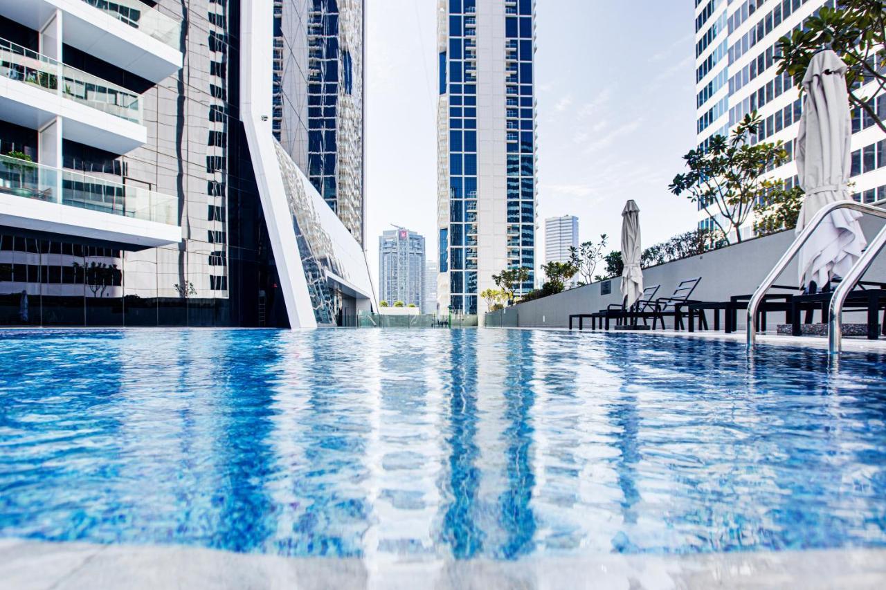 Beautiful With Burj Khalifa View Apartment *