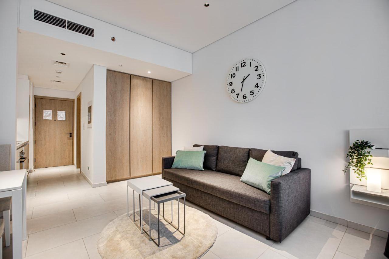 Beautiful With Burj Khalifa View Apartment