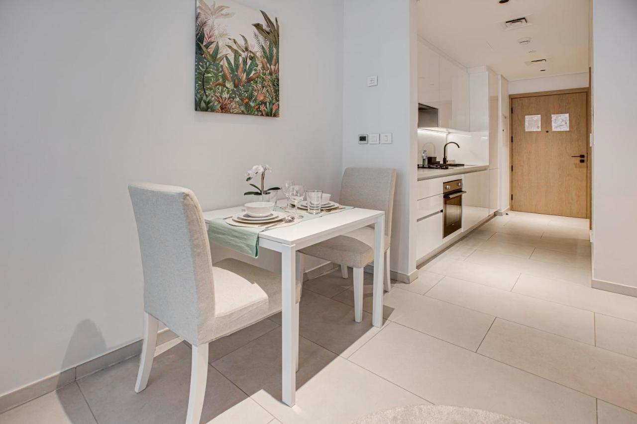 Apartment Beautiful With Burj Khalifa View *