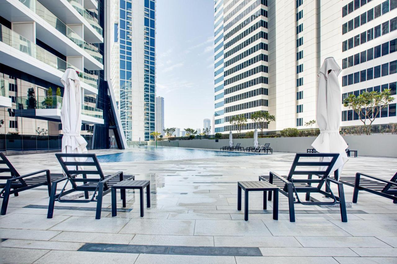 Beautiful With Burj Khalifa View Apartment *